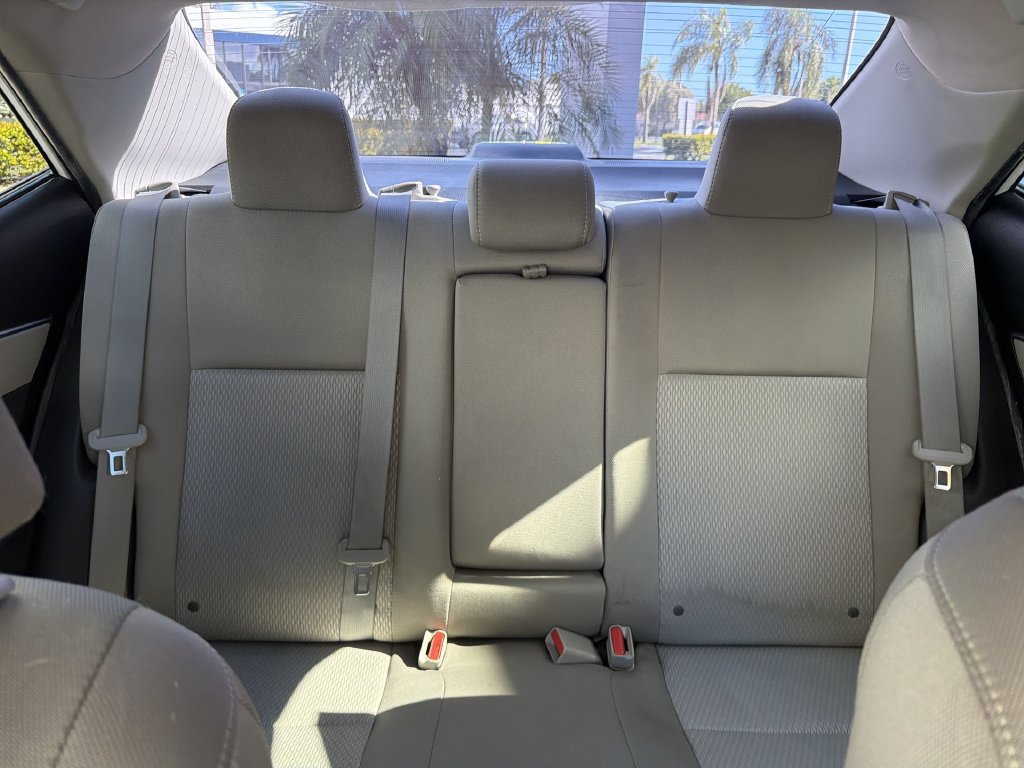 Used 2016 Toyota Corolla LE FWD image 14
