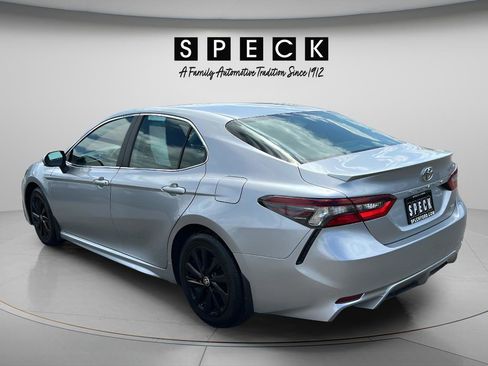 Used 2023 Toyota Camry SE FWD image 3