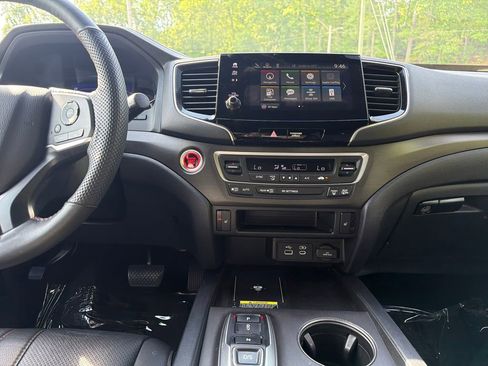 Used 2024 Honda Passport TrailSport image 25