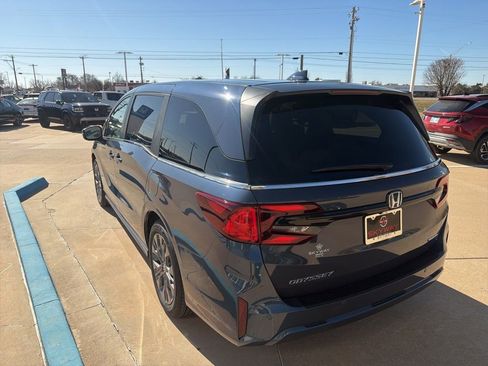 New 2026 Honda Odyssey Touring image 23