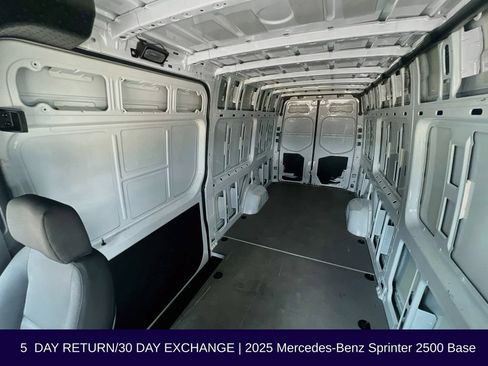 Used 2025 Mercedes-Benz Sprinter 2500 image 37