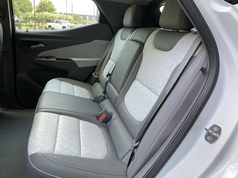 Used 2023 Chevrolet Bolt EUV Premier FWD image 36