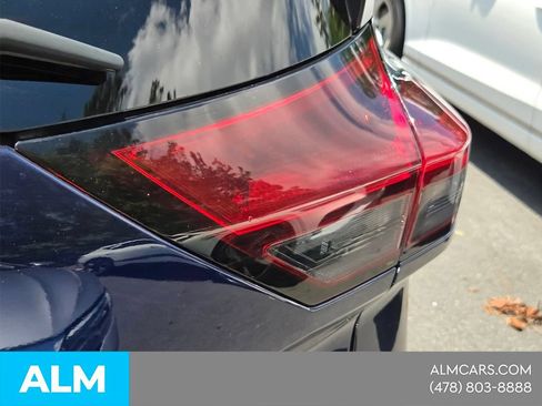 Used 2025 Nissan Rogue SV FWD image 11