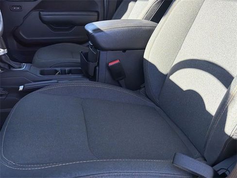 Used 2024 Jeep Gladiator Sport image 13