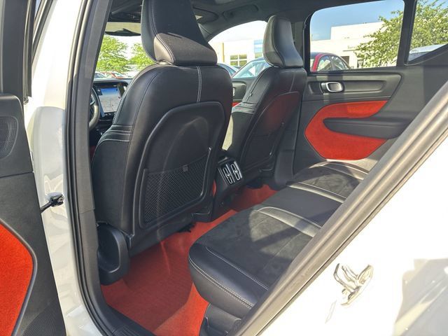 Used 2020 Volvo XC40 T5 R-Design w/ Protection Package AWD/4WD image 22