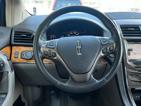 Used 2015 Lincoln MKX FWD w/ Equipment Group 102A image 27