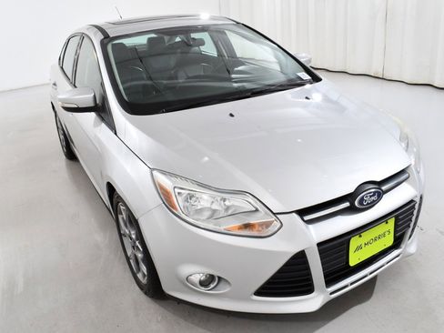 Used 2014 Ford Focus SE w/ Equipment Group 201A image 4