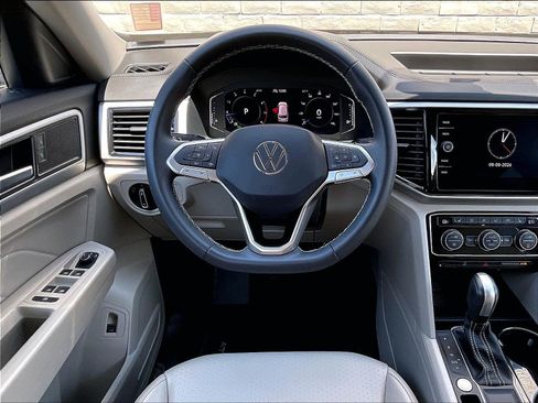 Certified 2023 Volkswagen Atlas SE FWD image 4