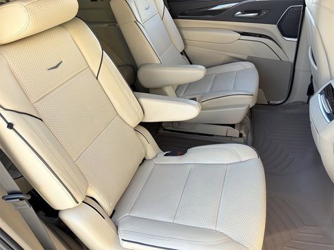 Certified 2023 Cadillac Escalade Premium Luxury w/ Performance Package image 14