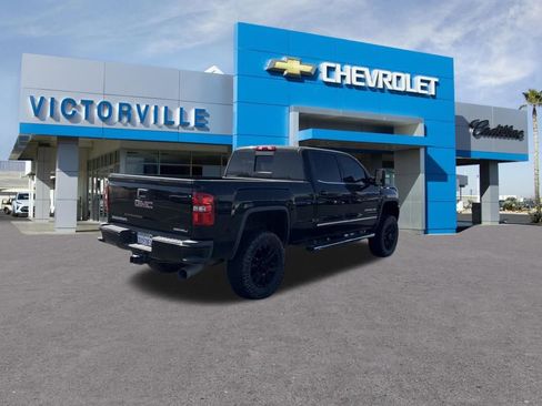 Used 2018 GMC Sierra 2500 Denali w/ Duramax Plus Package AWD/4WD image 6