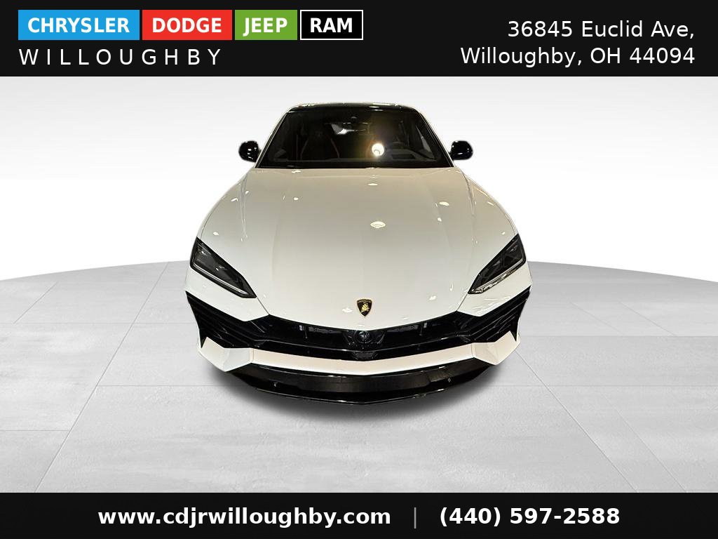 Used 2025 Lamborghini Urus SE AWD/4WD image 3