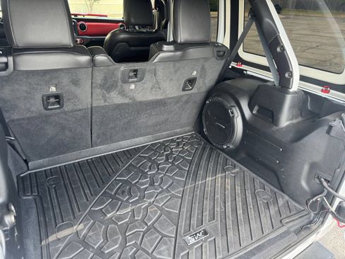 Used 2020 Jeep Wrangler Unlimited Rubicon AWD/4WD image 16