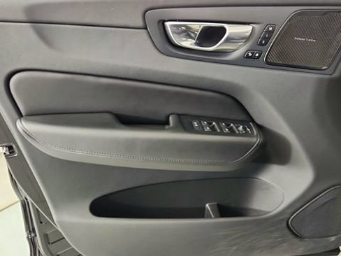 Certified 2023 Volvo XC60 T8 Plus AWD/4WD image 9