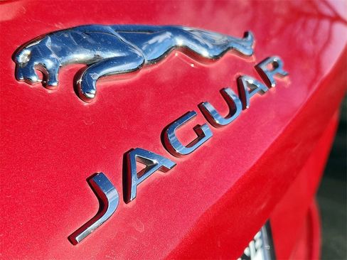 Used 2023 Jaguar F-PACE S image 8