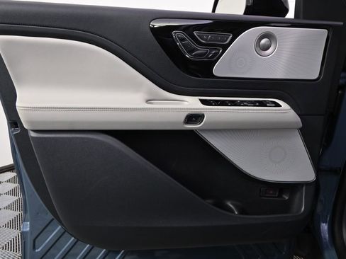 New 2026 Lincoln Aviator Reserve AWD/4WD image 23