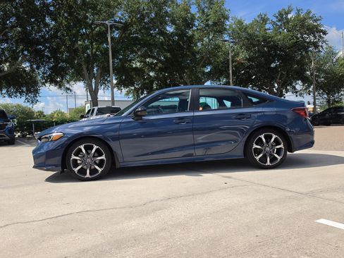 Used 2025 Honda Civic Sport image 4