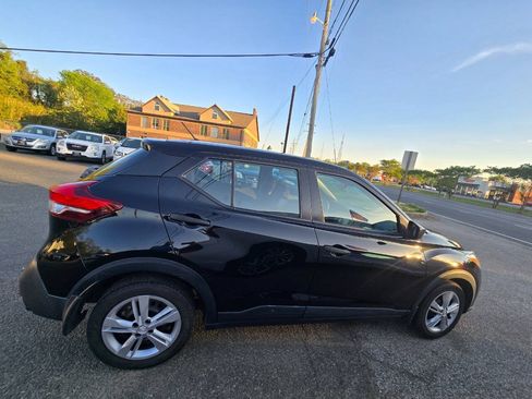 Used 2020 Nissan Kicks S FWD image 8