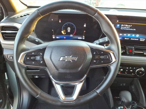 Used 2025 Chevrolet TrailBlazer ACTIV w/ Convenience Package image 19