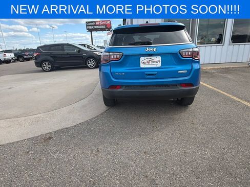 Used 2018 Jeep Compass Latitude w/ Popular Equipment Group AWD/4WD image 6