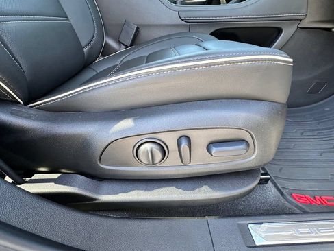 Used 2023 GMC Acadia Denali w/ Denali Ultimate Package AWD/4WD image 13