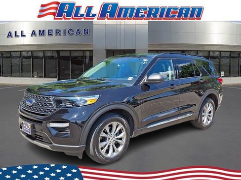 Certified 2023 Ford Explorer XLT w/ Equipment Group 202A AWD/4WD image 1