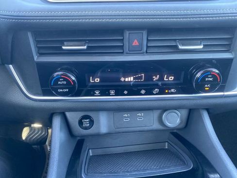 Used 2025 Nissan Rogue SV AWD/4WD image 22