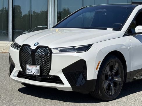 Used 2025 BMW iX xDrive50 image 10