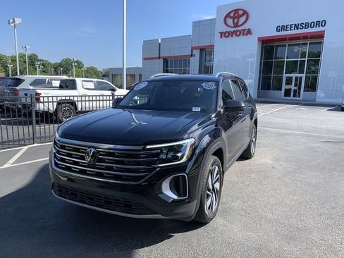 Used 2025 Volkswagen Atlas SEL AWD/4WD image 4
