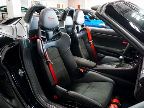 Used 2022 Porsche 718 Boxster Spyder RWD image 31
