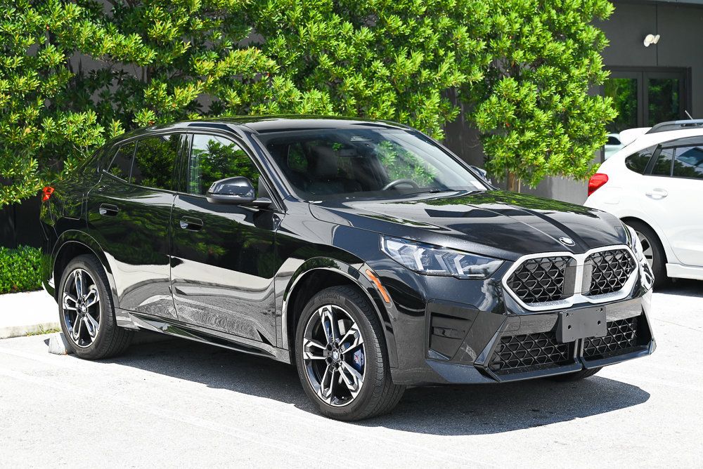 Used 2026 BMW X2 xDrive28i AWD/4WD image 3