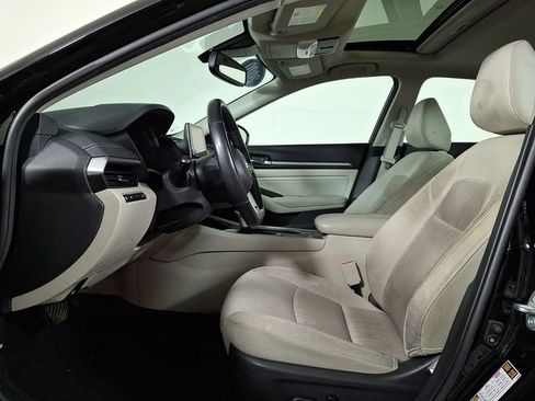 Used 2020 Nissan Altima 2.5 SV FWD image 15