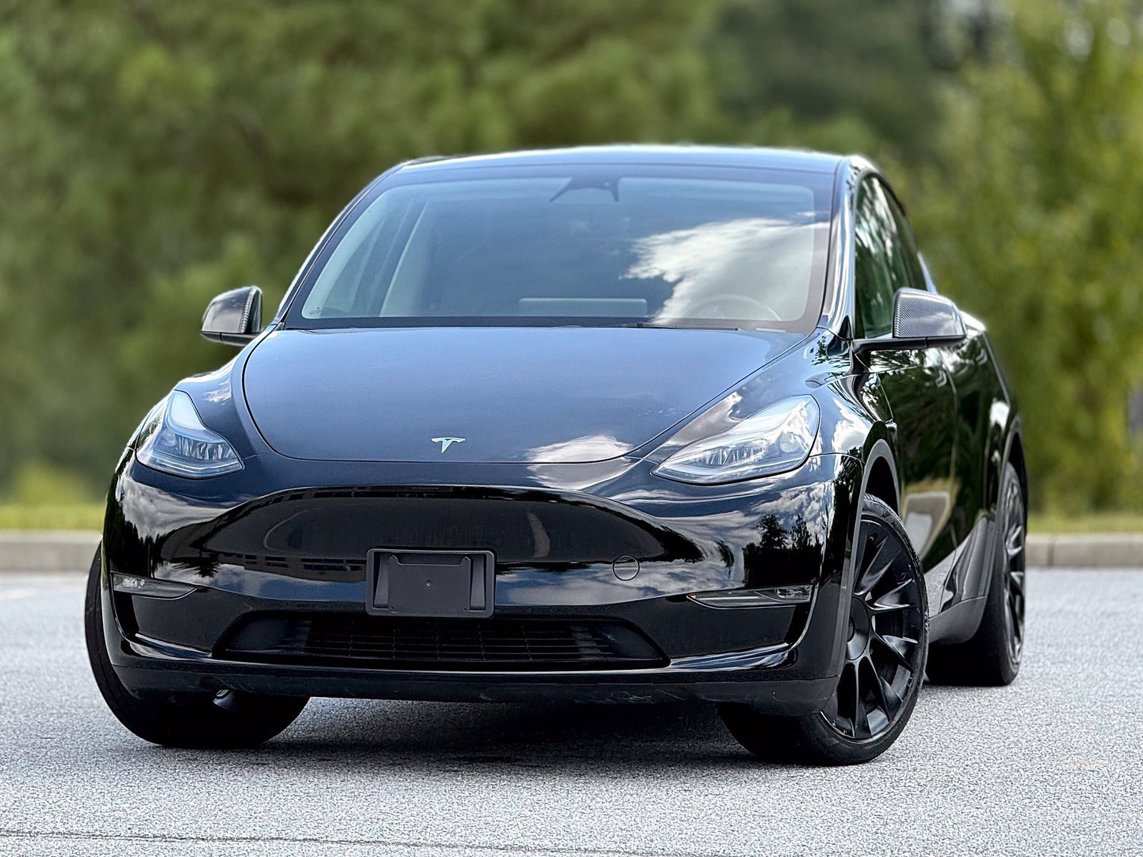 Used 2023 Tesla Model Y Long Range AWD/4WD image 2