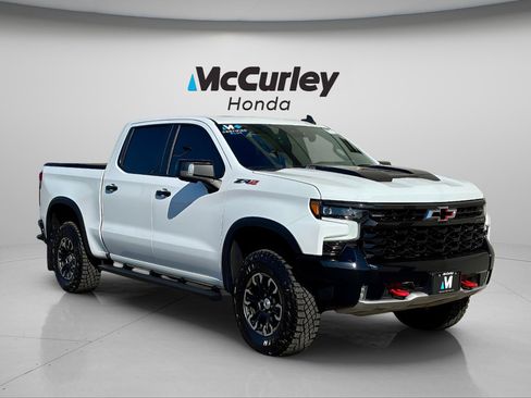 Used 2022 Chevrolet Silverado 1500 ZR2 w/ Technology Package AWD/4WD image 1