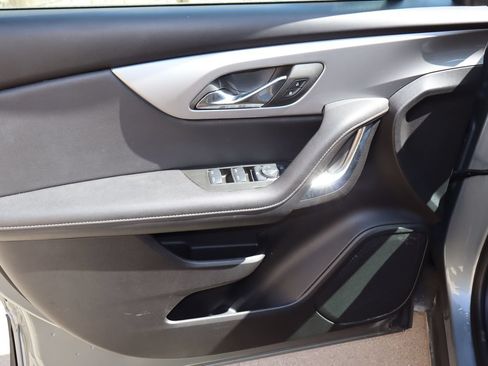 Used 2025 Chevrolet Blazer LT FWD image 19