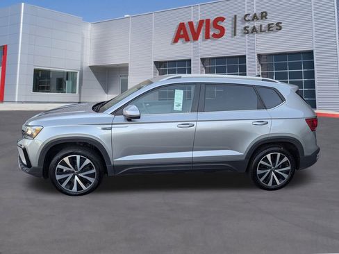 Used 2024 Volkswagen Taos SE image 10