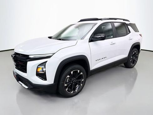 New 2026 Chevrolet Equinox RS w/ Convenience Package III FWD image 3