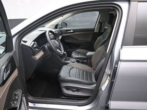 Used 2022 Volkswagen Taos SEL AWD/4WD image 9