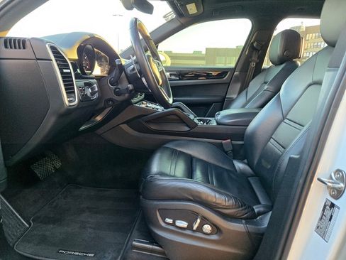 Used 2020 Porsche Cayenne image 20