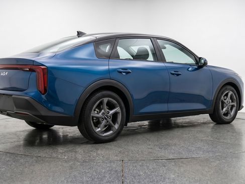 Used 2025 Kia K4 FWD image 9