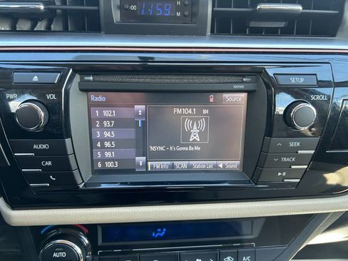 Used 2014 Toyota Corolla LE FWD image 20
