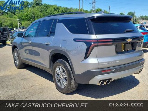 Used 2026 Chevrolet Traverse LT AWD/4WD image 3