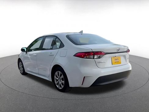 Used 2025 Toyota Corolla LE FWD image 11