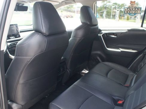 Used 2022 Toyota RAV4 XLE Premium FWD image 15