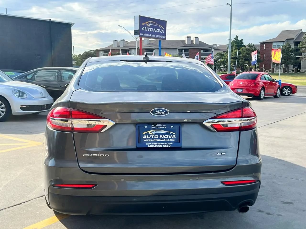 Used 2020 Ford Fusion SE FWD image 5