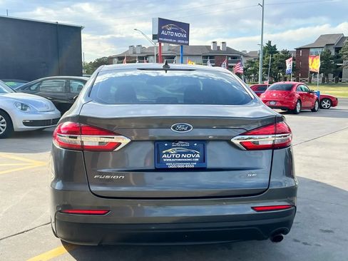 Used 2020 Ford Fusion SE FWD image 5