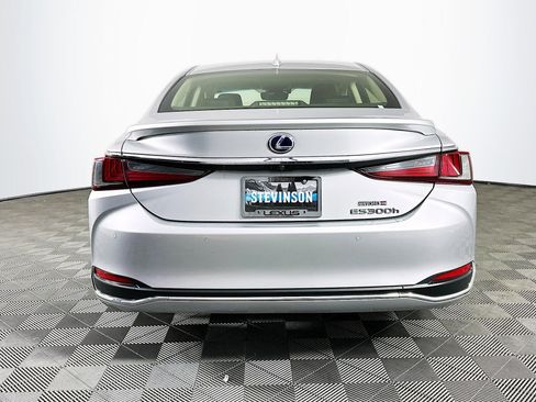 Used 2019 Lexus ES 300h image 6