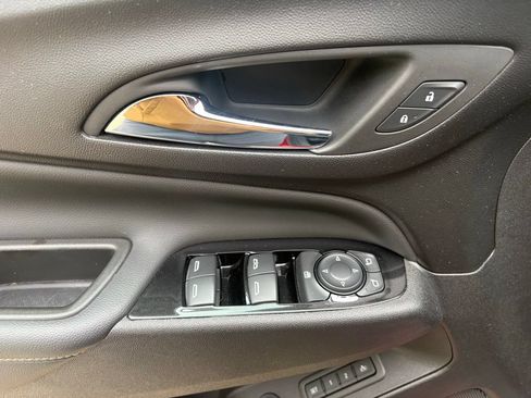 Used 2024 Chevrolet Equinox Premier AWD/4WD image 14