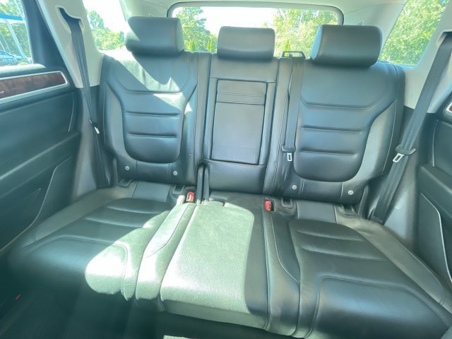 Used 2014 Volkswagen Touareg VR6 AWD/4WD image 16