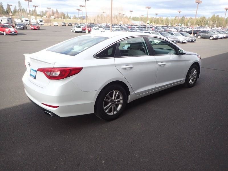 Used 2016 Hyundai Sonata SE FWD image 5