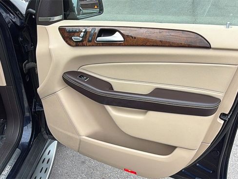 Used 2019 Mercedes-Benz GLS 450 4MATIC image 46